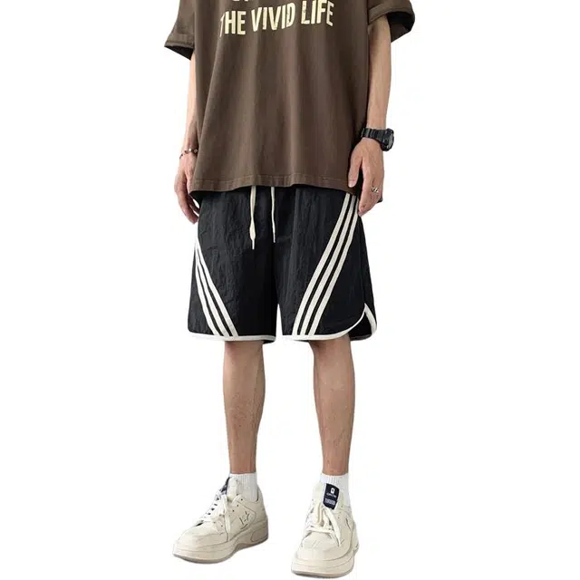 永言 三条杠男夏季薄款冰丝裤五分中裤美式高街痞帅篮球运动裤子 休闲短裤 男女同款