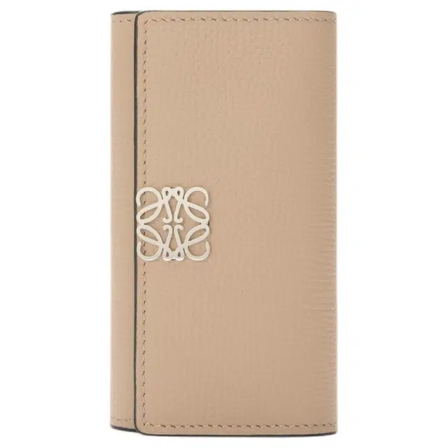 LOEWE Anagram