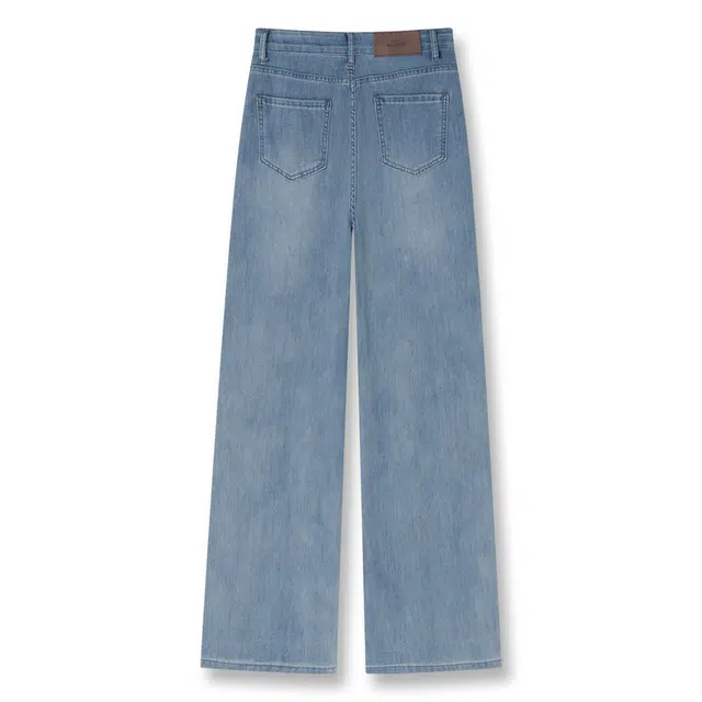 7 FOR ALL MANKIND