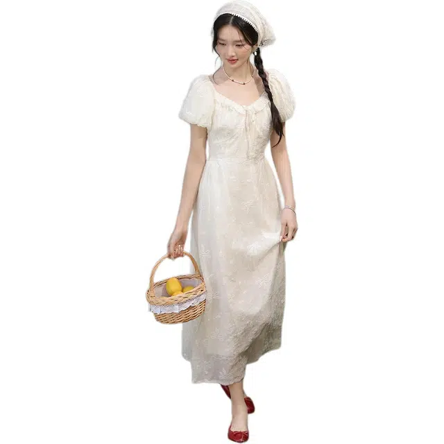 鹿向南 蕾丝刺绣泡泡袖方口领收腰短袖连衣裙 女款