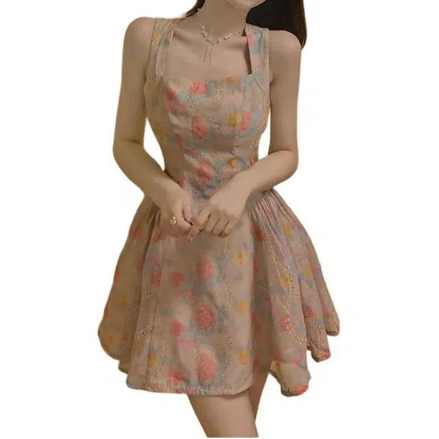 哒头下雨不愁 法式初恋甜美女夏季艺术感减龄甜辣炸街别致设计感裙子吊带连衣裙 女款