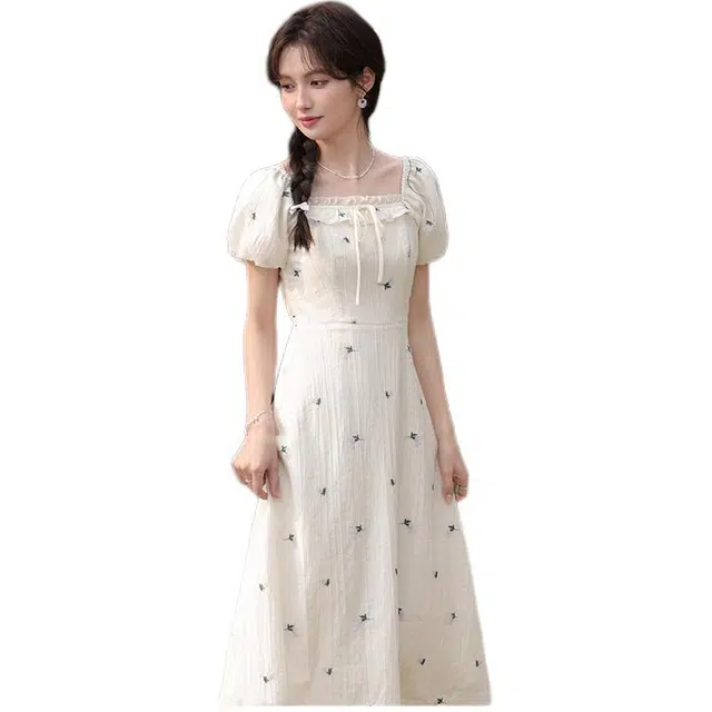 鹿向南 气质米杏色方口领常规自然腰短袖连衣裙 女款