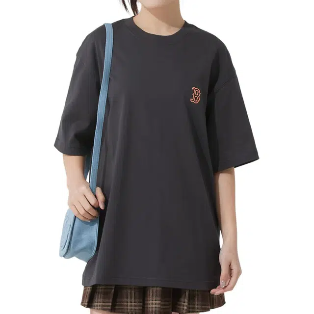 MLB T