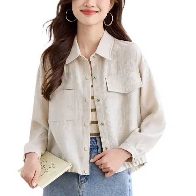 曲韩 翻领抽褶短款休闲上衣小香风时尚肌理感长袖春秋截短外套 女款