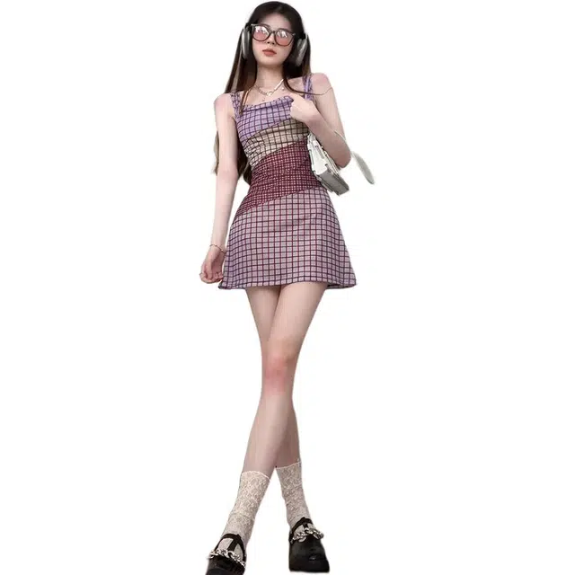 哒头下雨不愁 格纹小众设计感纯欲收腰显瘦短裙吊带连衣裙 女款