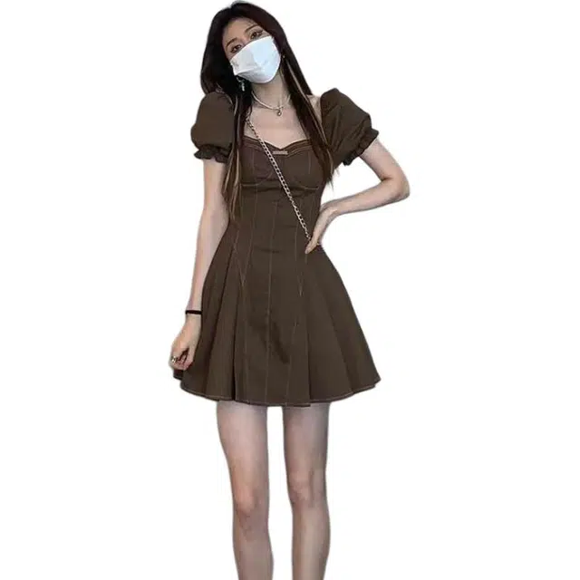 哒头下雨不愁 方领泡泡袖女夏季复古小众气质收腰显瘦辣妹短袖连衣裙 女款