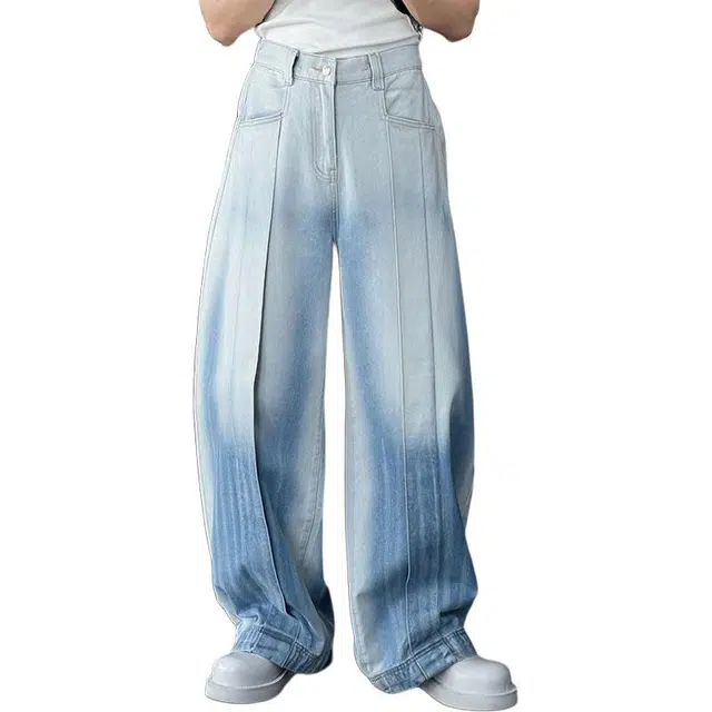 M JEANS STUDIOS 7