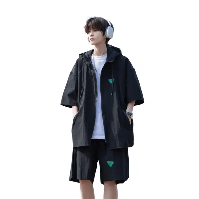 北欧攻略 美式冰丝速干户外连帽防水季薄款潮牌开衫短袖短裤休闲运动套装 男女同款