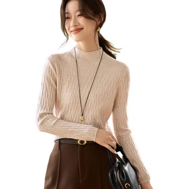 沫晗依美 打底简约优雅纯色长袖半高领修身休闲针织衫 女款