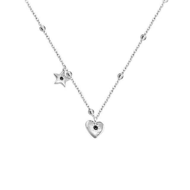 克兰茜 轻奢爱心设计感吊坠 镶嵌黑锆石小众甜美风气质锁骨链 浪漫甜酷百搭休闲个性冷淡风 合金 项链 女款 银色