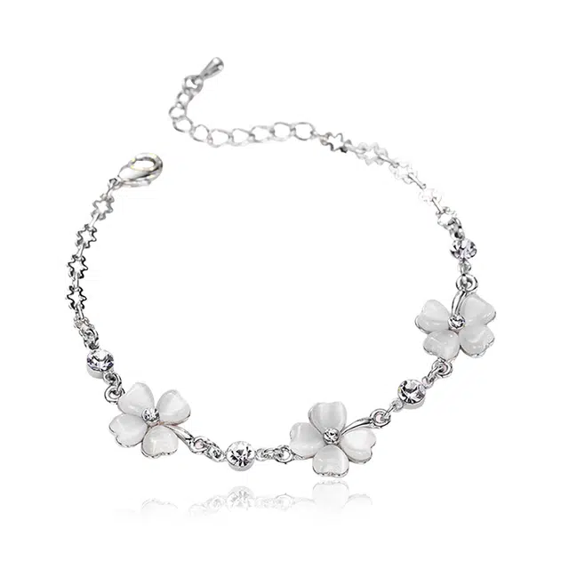 【幸运女神 I 请你发财！】 克兰茜 四叶草系列 浪漫精致甜美锁骨链 简约气质优雅心动日常百搭可调节手饰 玻璃猫眼 项链 女款