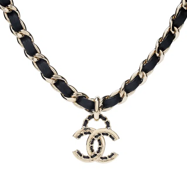 CHANEL chocker C Logo