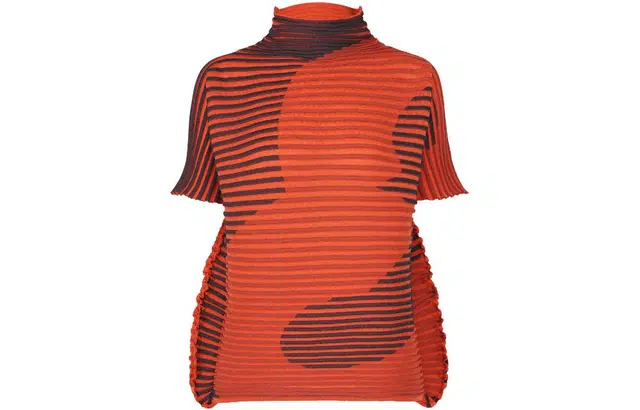 ISSEY MIYAKE Meander knit top