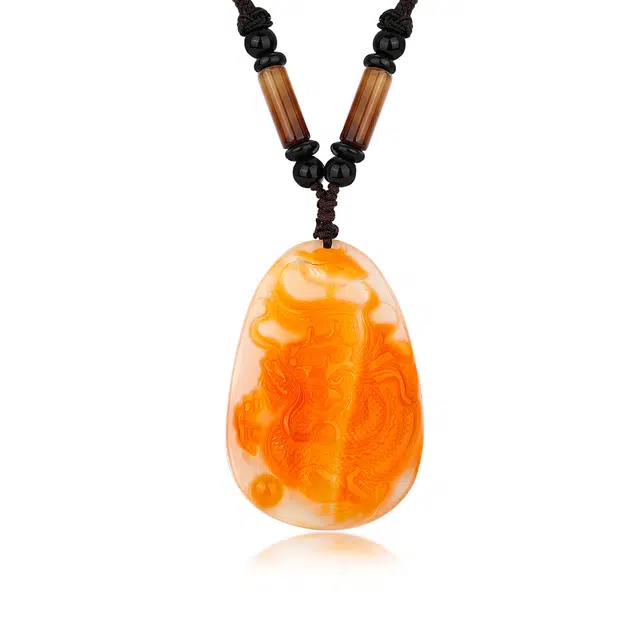 梦金园 生肖龙俏色龙牌 威严大气龙形国潮设计首饰 玉髓  项链 男女同款情侣款