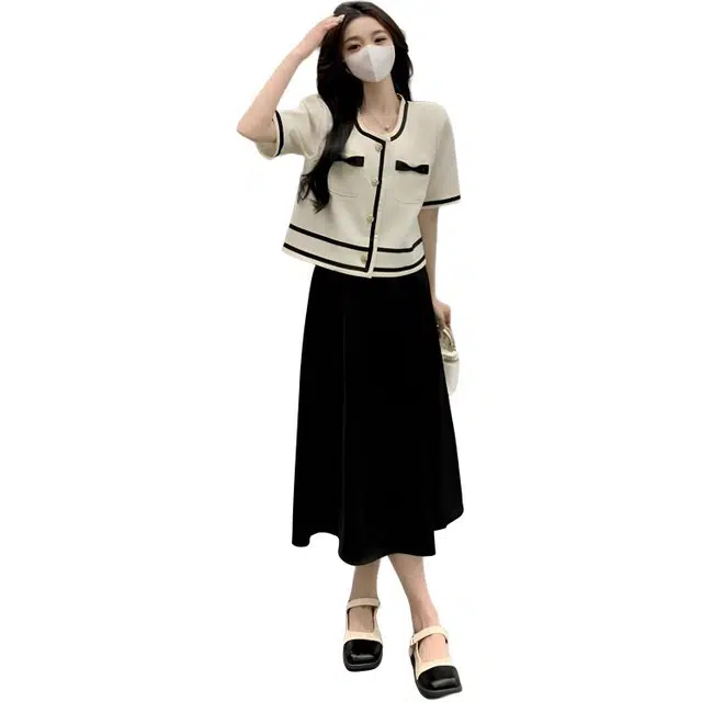 水中花 法式甜妹小香风气质圆领单排扣短袖上衣纯色半身裙两件套裙装套装 女款