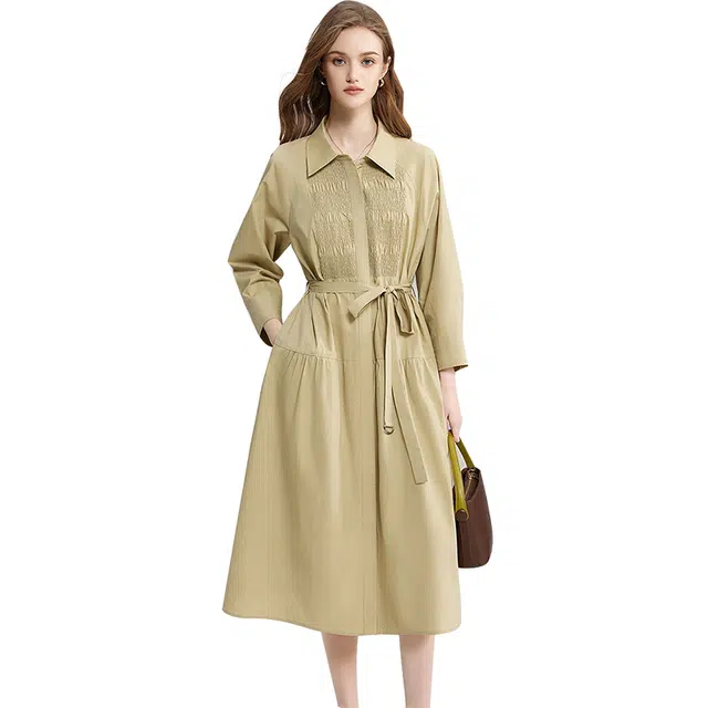 她池 纯色尖领收腰插肩袖衬衫式长袖连衣裙 女款 卡其色