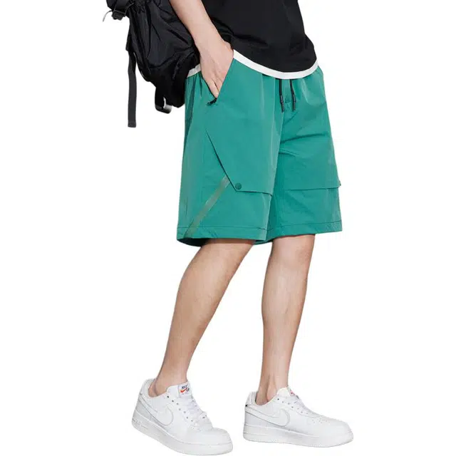 大白鲨 夏季薄款大码潮牌机能风阔腿美式纯色中腰户外宽松直筒中裤松紧腰工装裤运动裤五分裤沙滩裤休闲短裤 男女同款