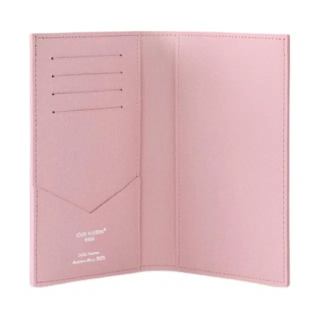 LOUIS VUITTON x Nigo FW25 PASSPORT COVER
