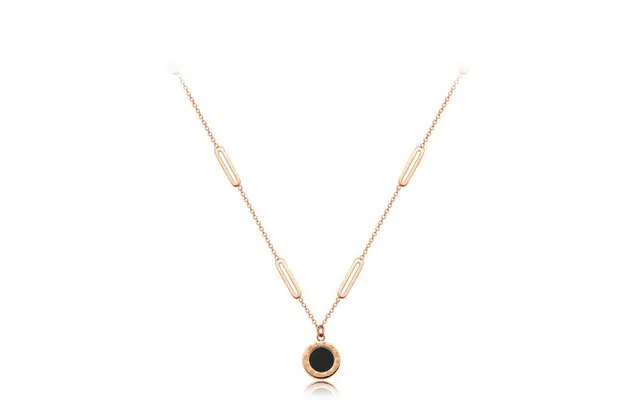 牧言 欧美复古简约小众设计高级感 立体罗马数字圆表设计黑白双面圆牌可调节锁骨链 钛钢 项链 女款