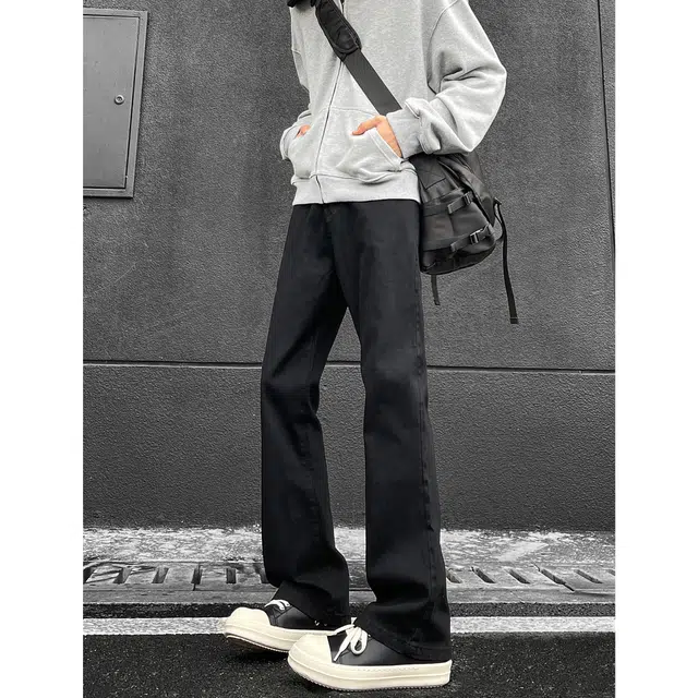 八哥 美式高街简约基础款水洗做旧修身纯色阔腿微喇百搭弹力牛仔裤 男女同款 黑色