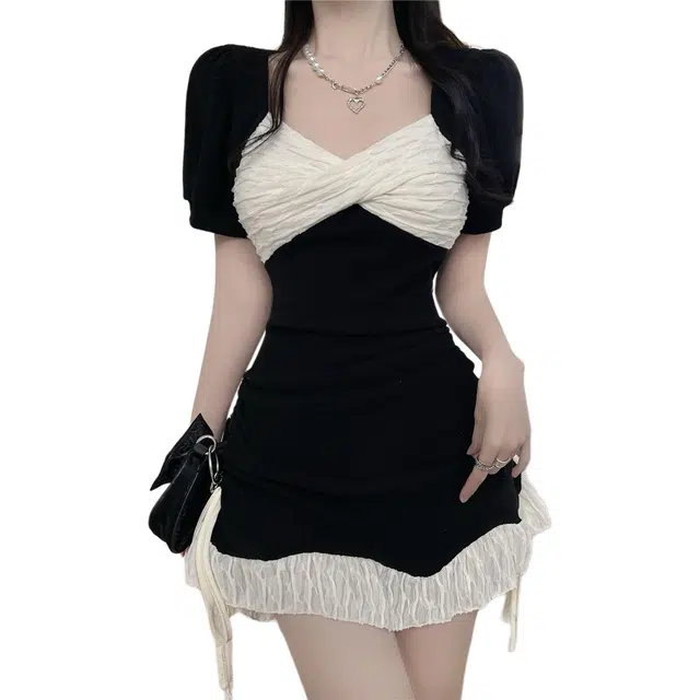 哒头下雨不愁 纯欲风小众设计感拼接撞色短袖连衣裙 女款