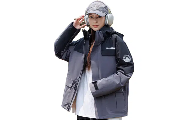 雅鹿 防风防雨户外登山服冲锋衣 女款