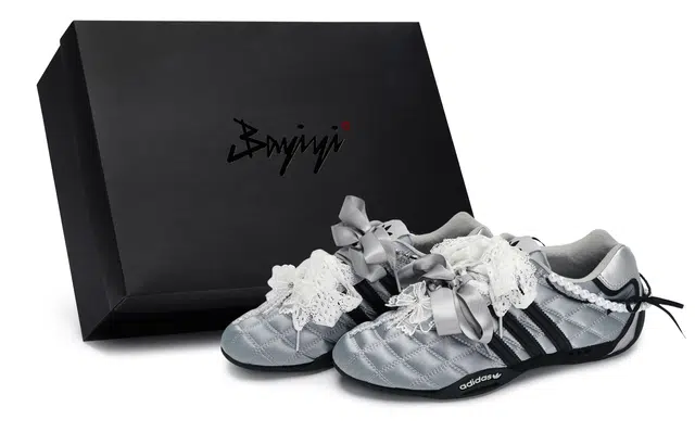 adidas originals ADIRACER 811