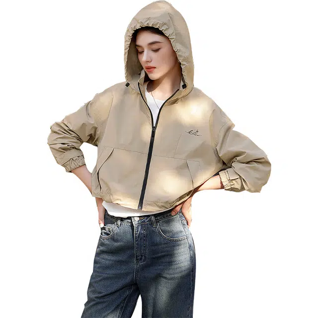 她池 工装风撞色刺绣短款连帽落肩长袖截短外套 女款 卡其色