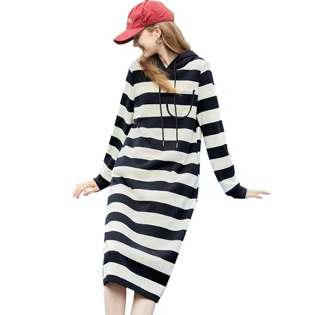 她池 宽松连帽显瘦套头中长裙纹长袖连衣裙 女款 黑米条纹