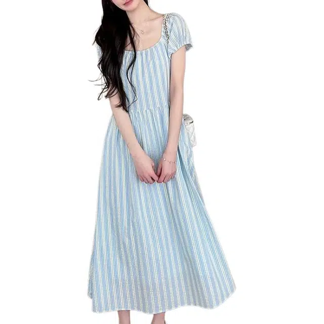 果瑱 乖乖女穿搭甜美少女极简主义法式优雅简洁条纹设计宽松显瘦度假风短袖连衣裙 女款