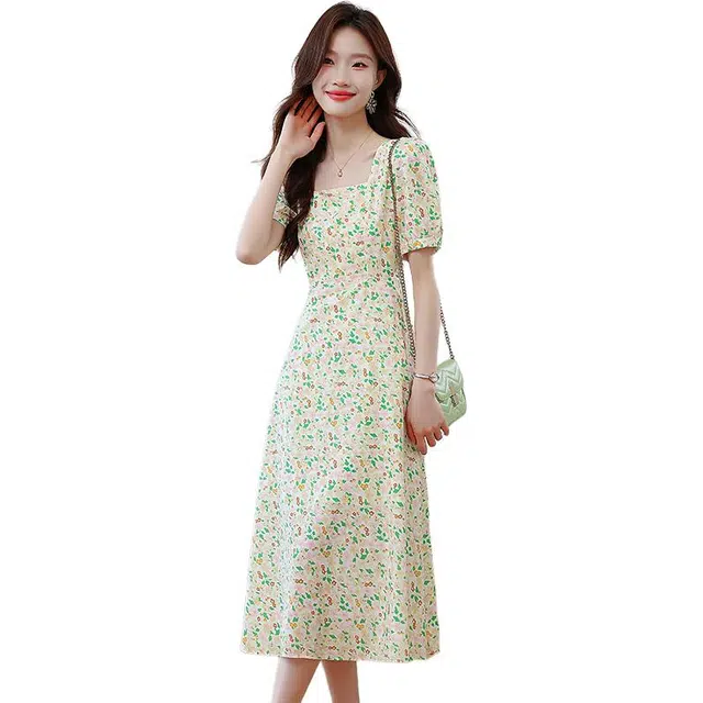 水中花 碎花显瘦气质方领高级感小个子韩版休闲简约短袖连衣裙 女款