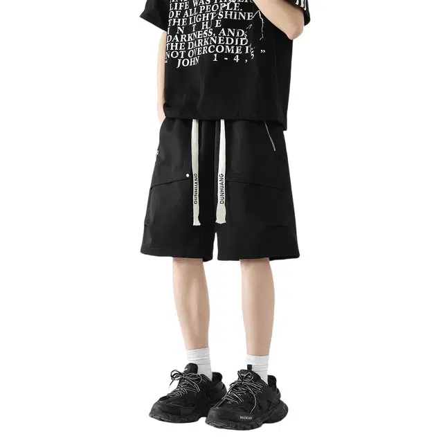 敦煌博物馆 美式高街潮牌复古基础款纯色立体褶皱设计感五分日常通勤宽松舒适百搭休闲短裤 男女同款