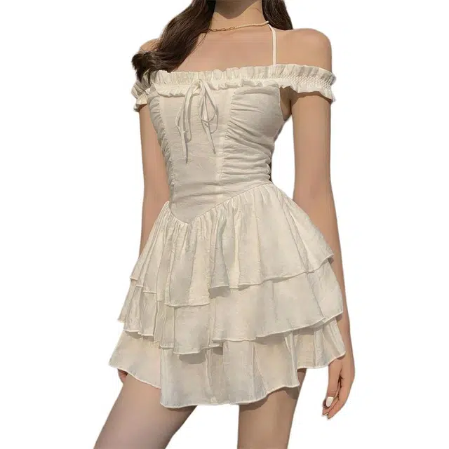 哒头下雨不愁 设计感性感一字肩挂脖蓬蓬裙春夏季韩版修身显瘦蛋糕裙吊带连衣裙 女款