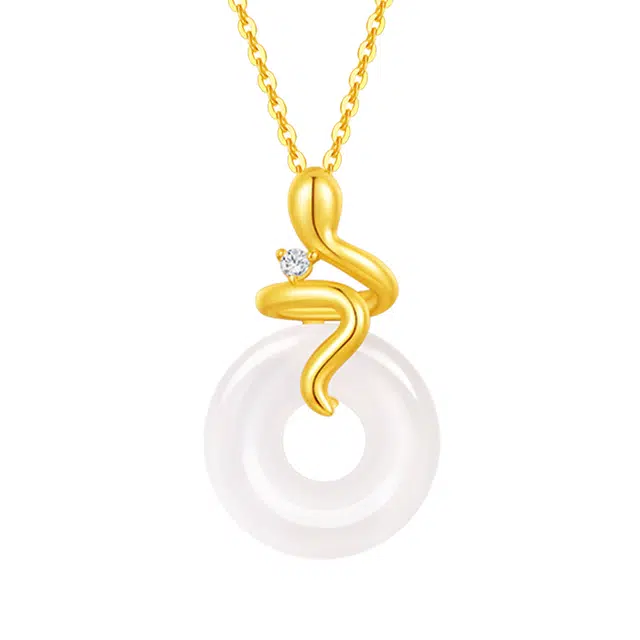 【金蛇迎财】 金六福吉祥 灵蛇佑安招财纳福 十二生肖蛇年平安扣 优雅大方高级转运百搭通勤必备#好运天然 玉髓 项链 女款