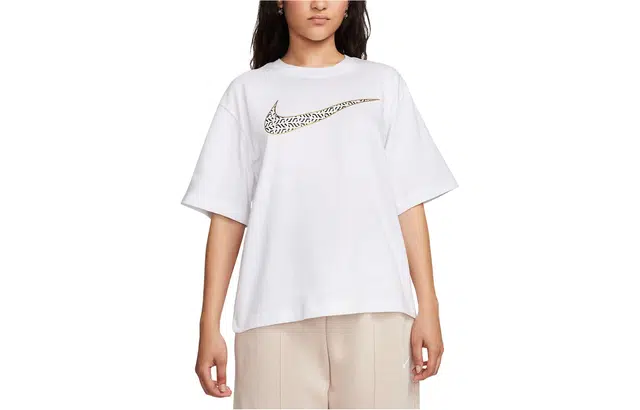 Nike Sportswear LogoT