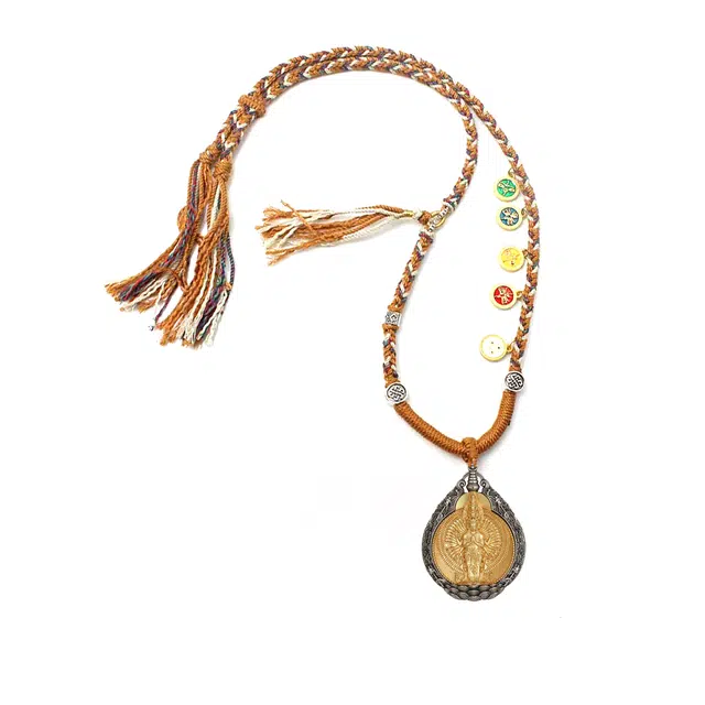 【臻品.文创】 玉临门 精致工艺 平安顺遂千手观音本命佛吊坠 藏式复古编绳配饰 黄铜 项链 男女同款情侣款