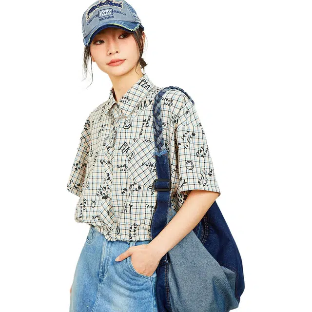 木果果木 活力青春潮酷格纹字母/数字/文字落肩袖五分袖翻领衬衫 女款