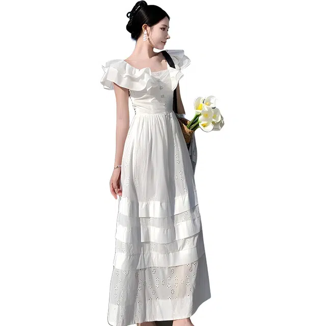 水中花 法式复古方领荷叶边花朵刺绣镂空气质度假风长裙短袖连衣裙 女款