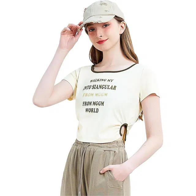 木果果木 修身短款正肩字母/数字/文字常规短袖方领通勤截短上衣 女款