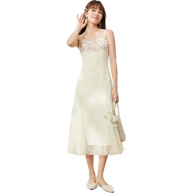 爱依服 夏季度假风气质公主风吊带连衣裙 女款