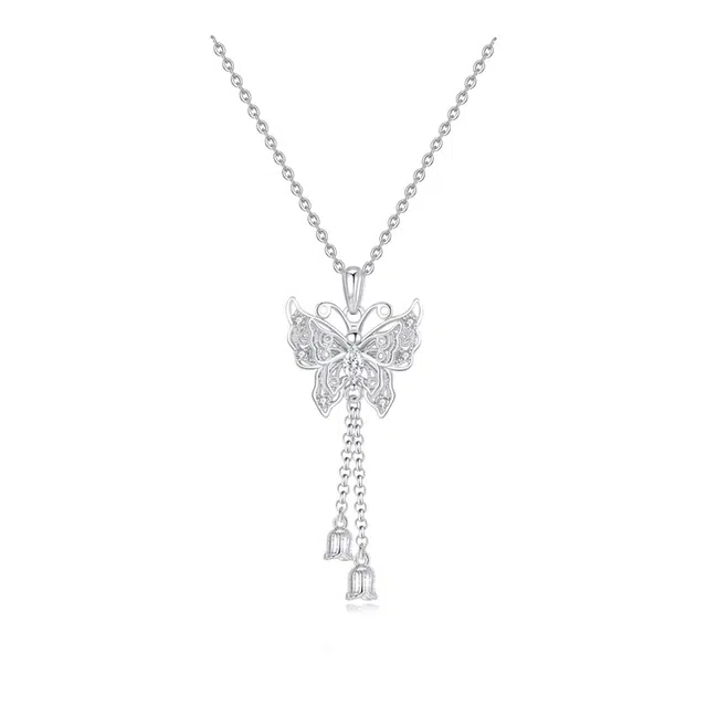 银千惠 新中式花丝镂空雕花蝴蝶吊坠 在逃公主高级感翩翩蝶舞简约森系清冷感颈链 宝石镶嵌小众铃兰花流苏送礼女友生日纪念日 项链 女款