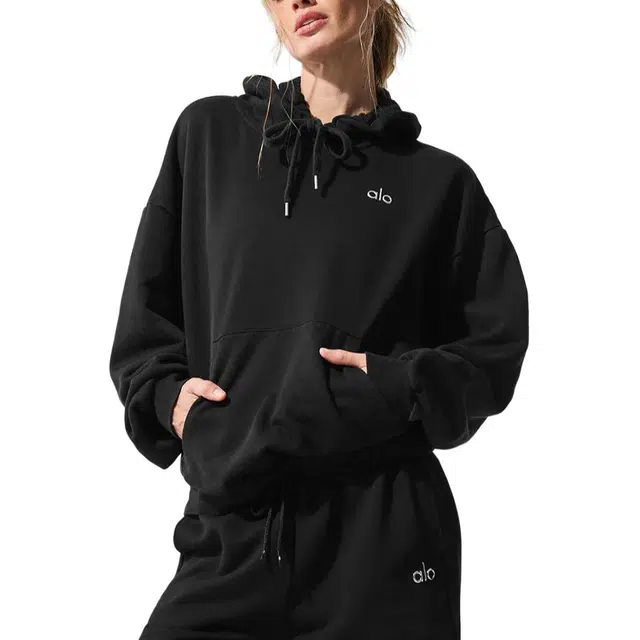 Alo Yoga JISOO Series