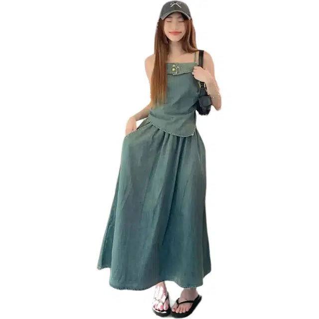 哒头下雨不愁 辣妹牛仔吊带上衣韩系不规则背心简约半身裙裙装套装 女款