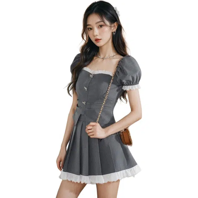 哒头下雨不愁 学院风纯色方领泡泡短袖上衣百褶短裙裙装套装 女款