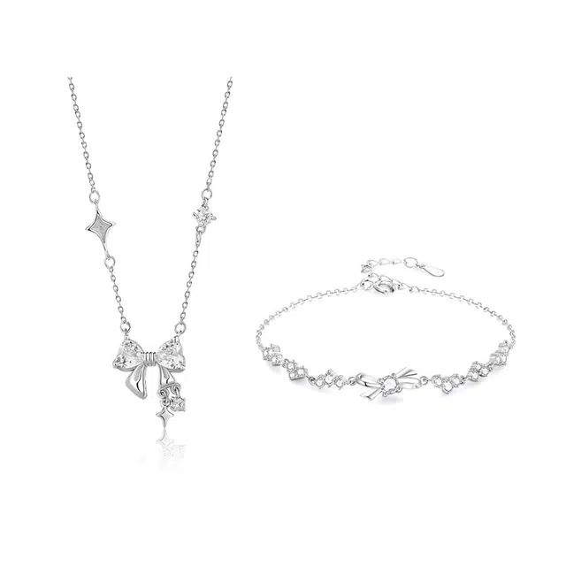 克兰茜 在逃公主 跳动的心 浪漫甜美小众轻奢高级感锁骨链女生 日常百搭温柔清冷感吊坠 甜蜜恋爱女友生日节日礼盒装 锆石 项链 女款