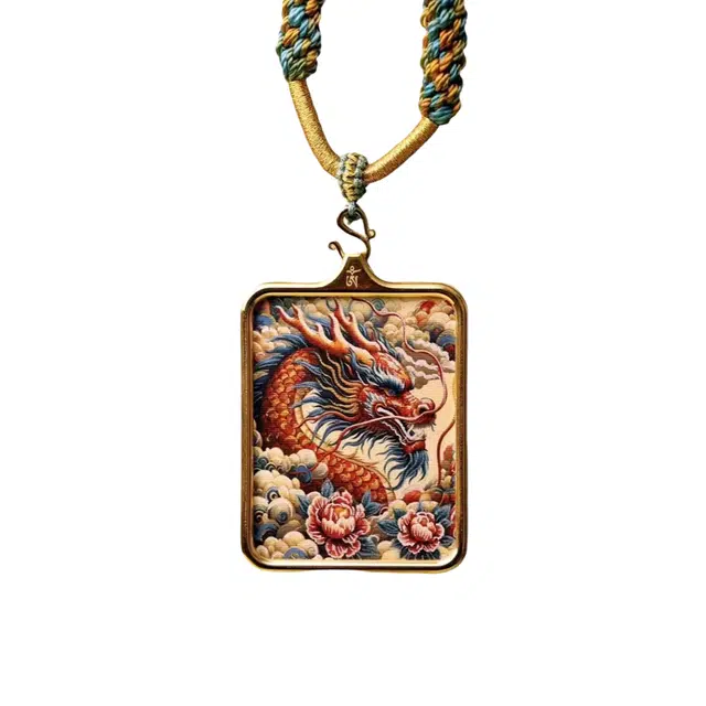 玉临门 新中式 吉祥如意 大富大贵 身体健康 龍 热贡手绘唐卡 民族风 合金 项链 男女同款情侣款 送 男 女朋友 七 夕礼 物 礼盒包装