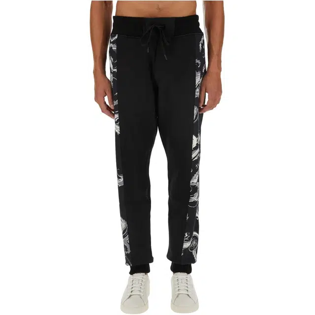 VERSACE JEANS COUTURE Logo