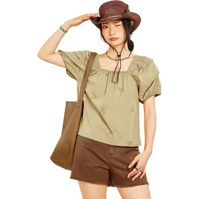 木果果木 甜美洋气短袖泡泡袖方领休闲风衬衫 女款