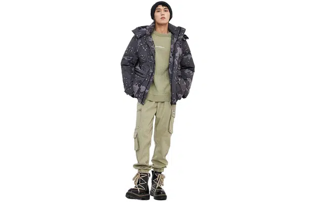 美特斯邦威 印花宽松连帽休闲羽绒服 男款 黑色