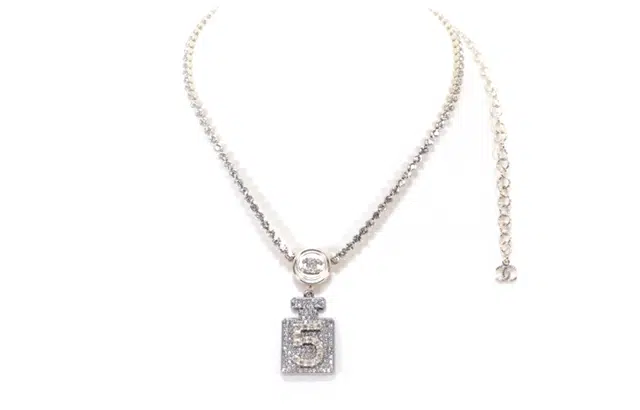 CHANEL 5C5
